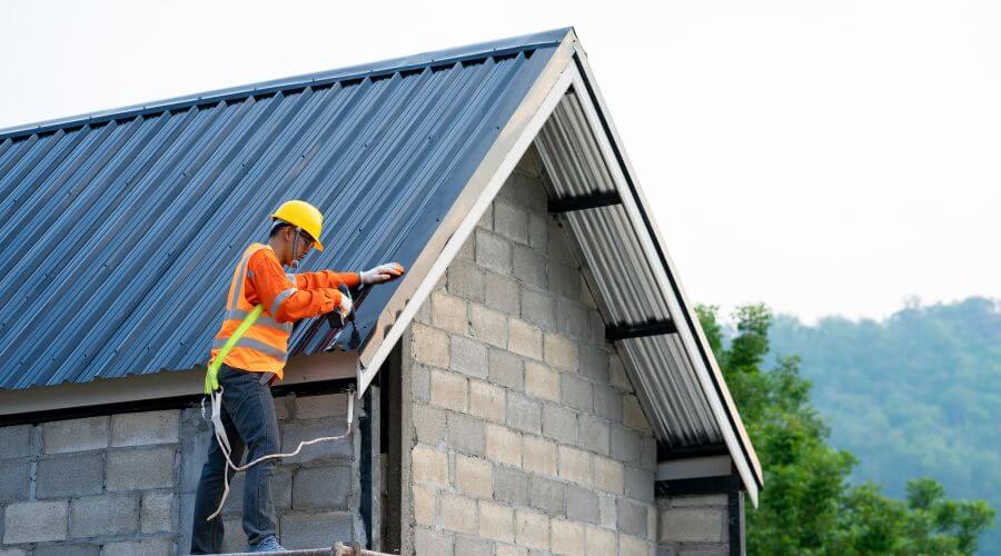 Professional gutter cleaning in Lake Park, MN